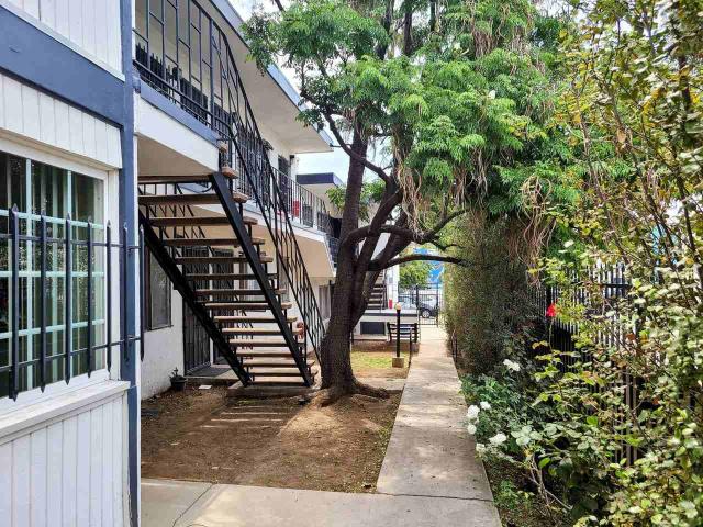 Apartment for rent in Canoga Park, California