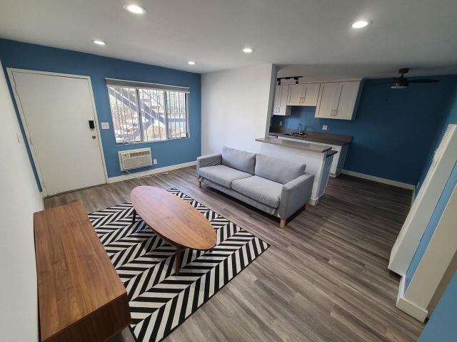 Apartment for rent in Canoga Park, California