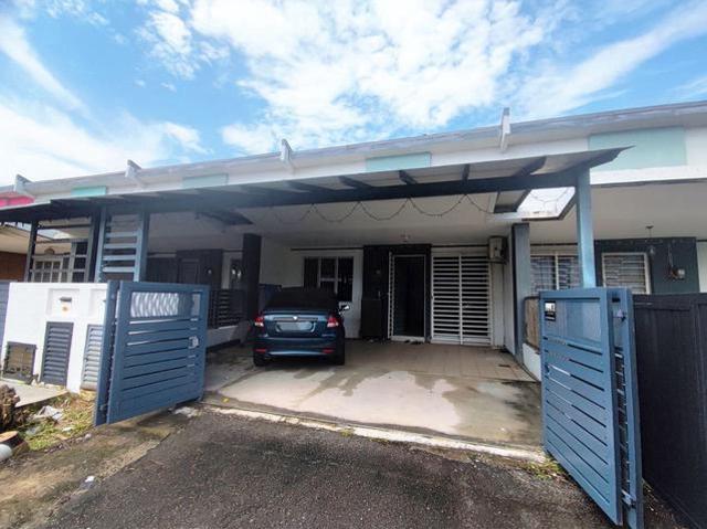 Terraced House for sale in Tanjong Sepat, Selangor
