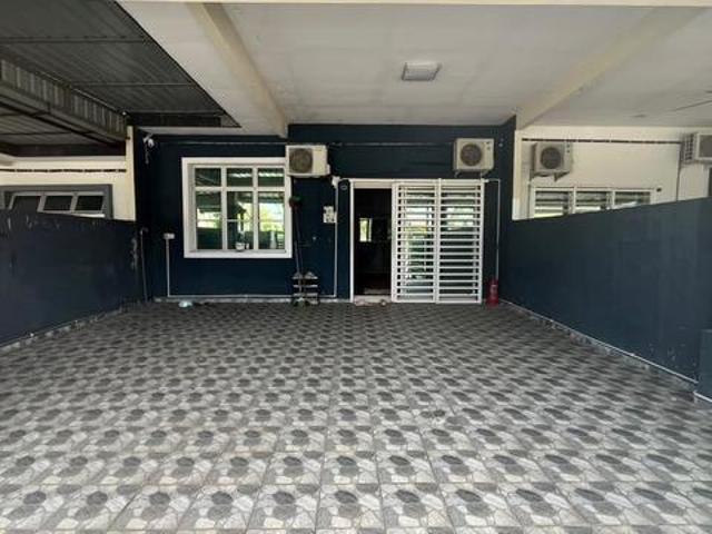 Terraced House for sale in Malaka