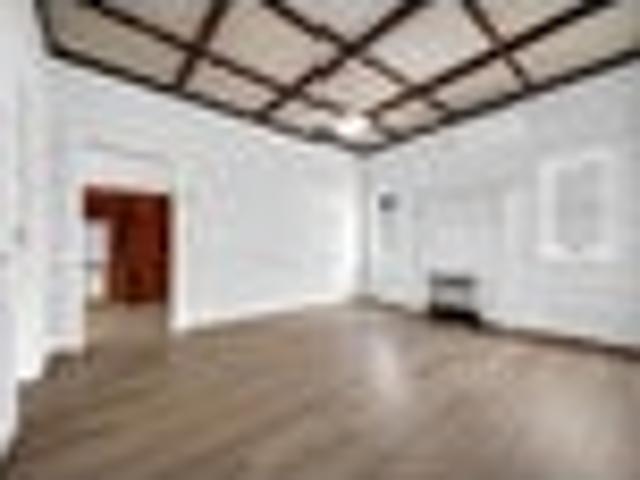 House for sale in Avondale