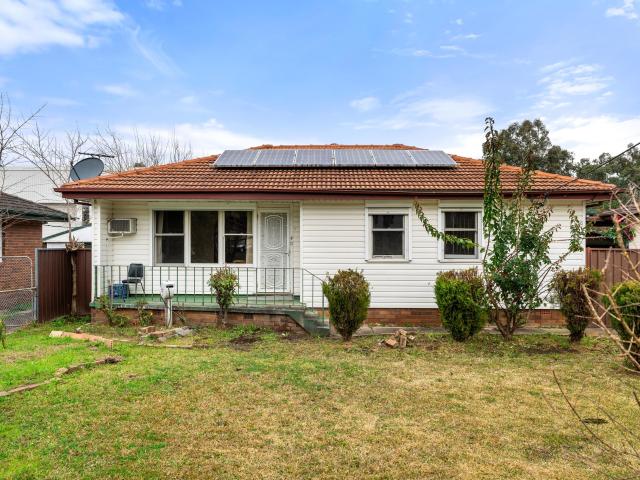 House for sale in Miller