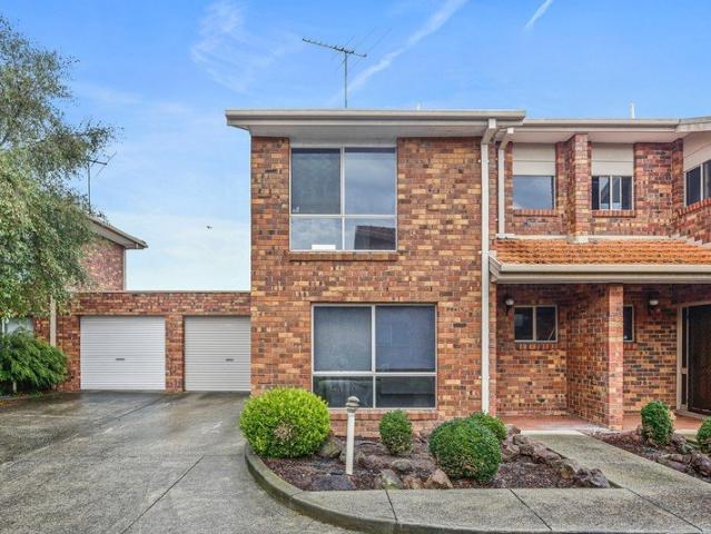 Townhouse for sale in Camerons Creek, Victoria