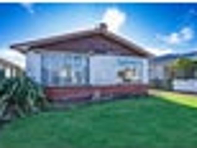 House for sale in Avenal