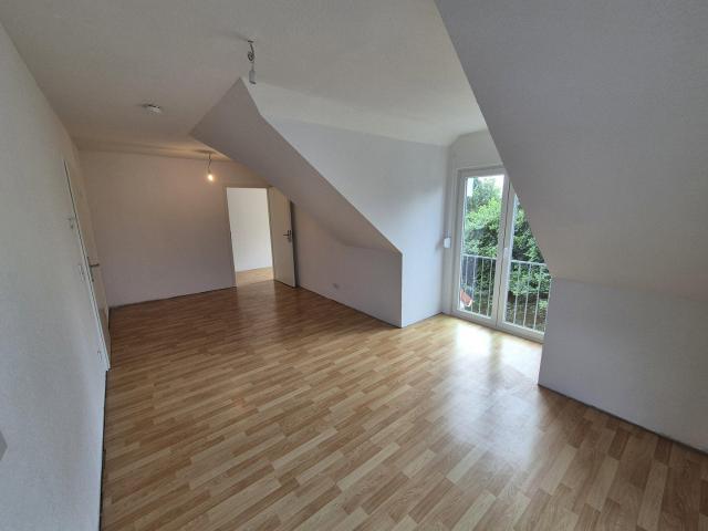 Dachgeschosswohnung mieten in Ladeburg, Bernau