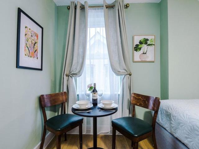 House for rent in Milverton, Green Close