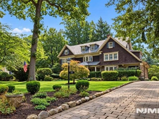 House for sale in Essex Fells, Essex County