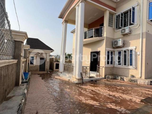 Duplex for rent in Ojo