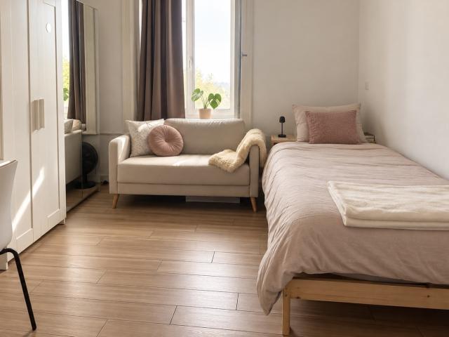 Apartment mieten in Einigen, Zürich