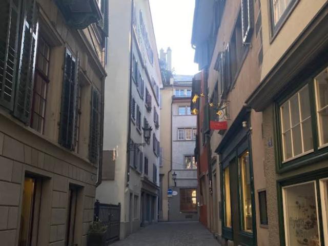 Apartment mieten in Einigen, Zürich