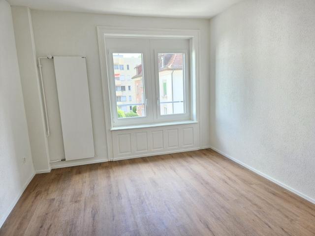 Apartment mieten in Einigen, Zürich