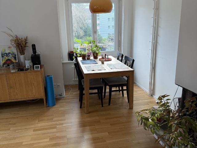 Apartment mieten in Einigen, Zürich