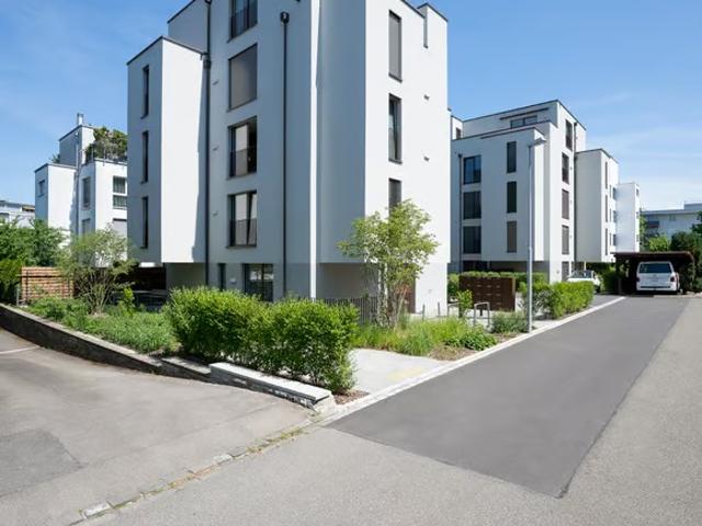 Apartment mieten in Einigen, Zürich