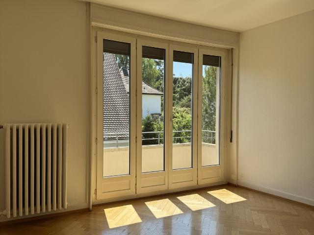 Apartment mieten in Einigen, Zürich