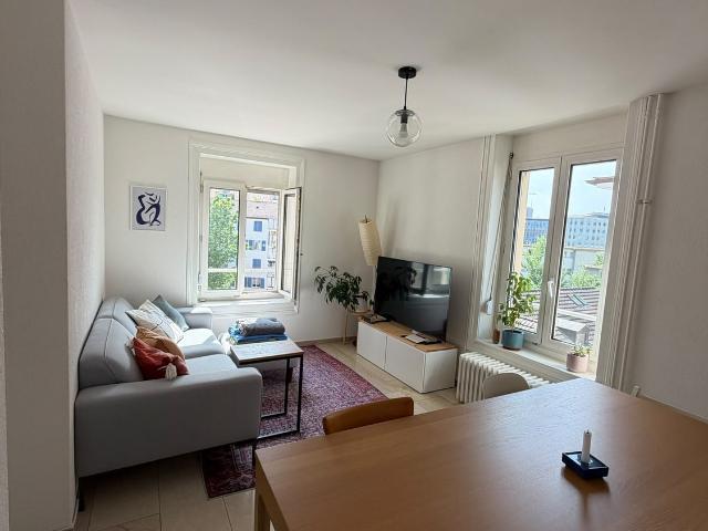Apartment mieten in Einigen, Zürich