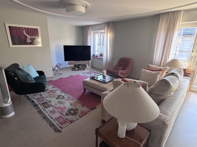 Apartment mieten in Einigen, Zürich