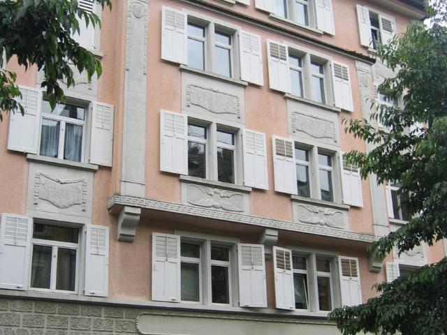 Apartment mieten in Einigen, Zürich