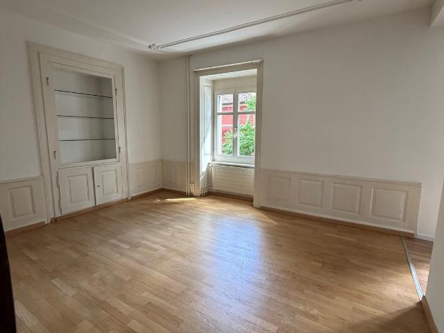 Apartment mieten in Einigen, Zürich