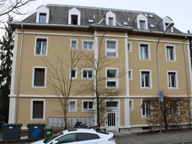 Studio mieten in Einigen, Zürich