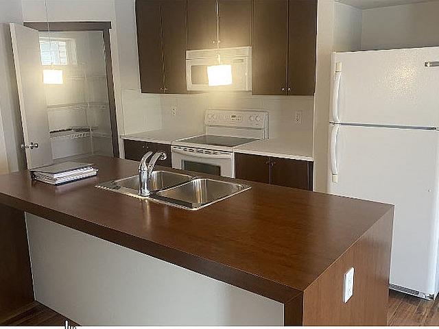 Townhouse for rent in Northwest, Alberta