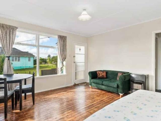 Apartment for rent in Oratia