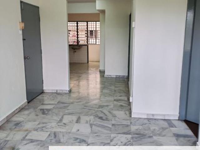 Condominium for rent in Malaka