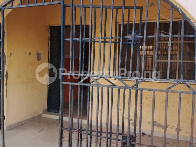 Bungalow for rent in Ojo