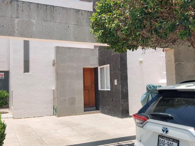 Casa en renta en Ecatepec de Morelos, Acatepec