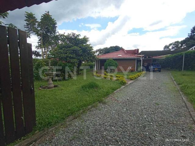 Casa en arriendo en La Cejita, Armenia