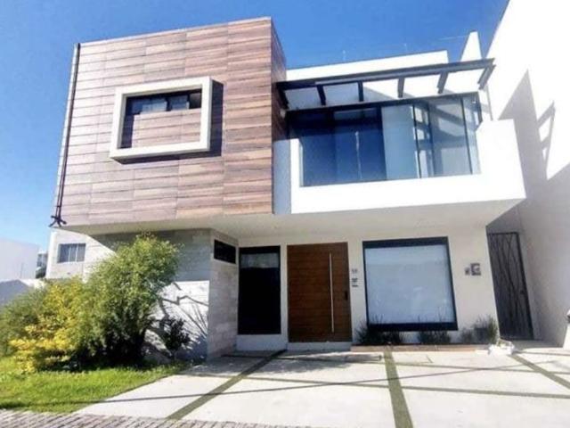 Casa en renta en Lomas de Angelópolis, Santa Clara Ocoyucan