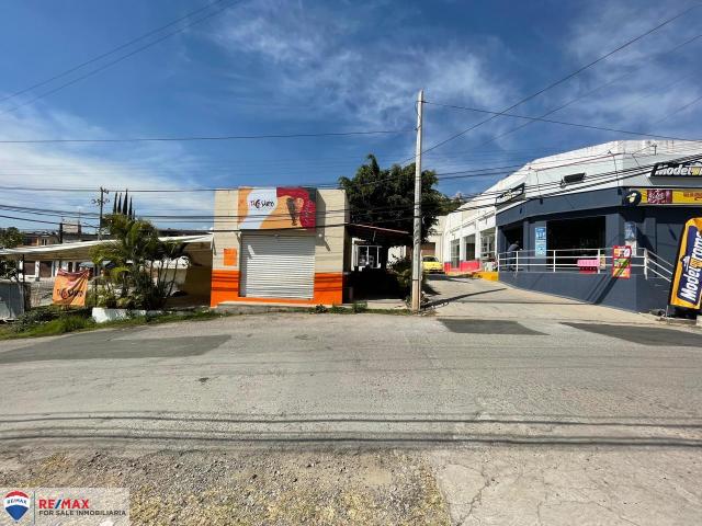 Local Comercial en renta en Lomas de Ahuatlán, Cuernavaca