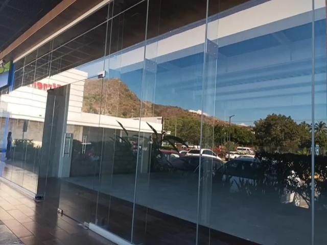 Local Comercial en renta en Zihuatanejo de Azueta, Guerrero