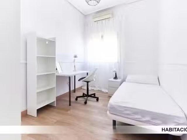 Casa en alquiler en Cerro-Amate, Sevilla