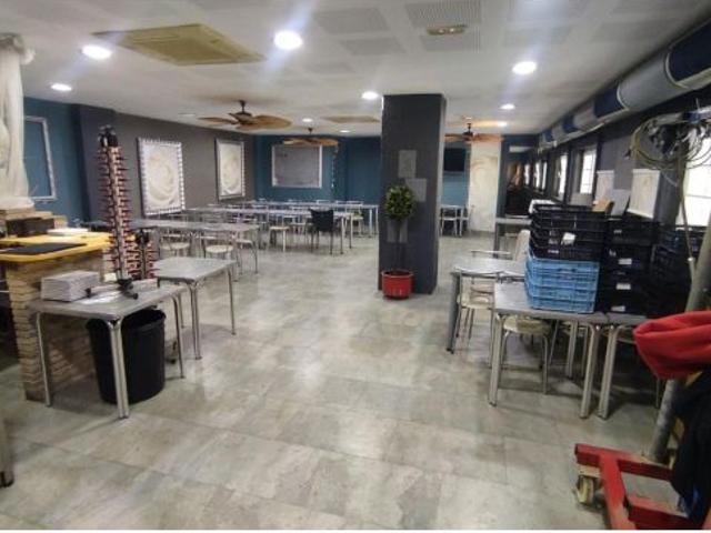 Local Comercial en alquiler en Valencia De Las Torres, Sant Llorenç