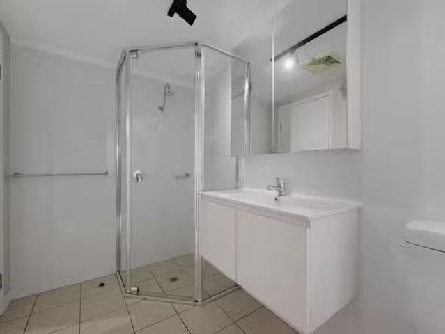 Apartment for rent in Idalia, Queensland