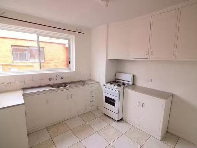 Apartment for rent in Kingsville, Victoria