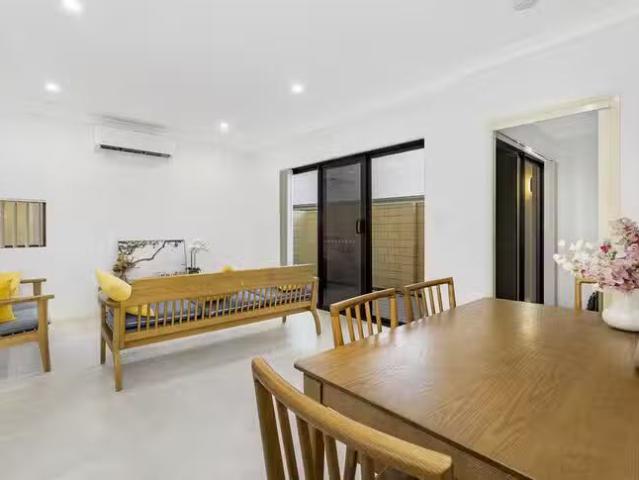 Apartment for rent in Cloverdale, Western Australia