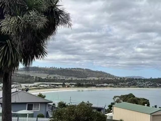 House for rent in Primrose Sands, Tasmania