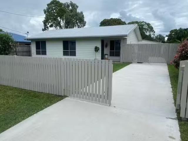House for rent in Armstrong Beach, Queensland
