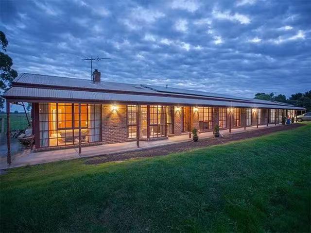 House for rent in Camerons Creek, Victoria