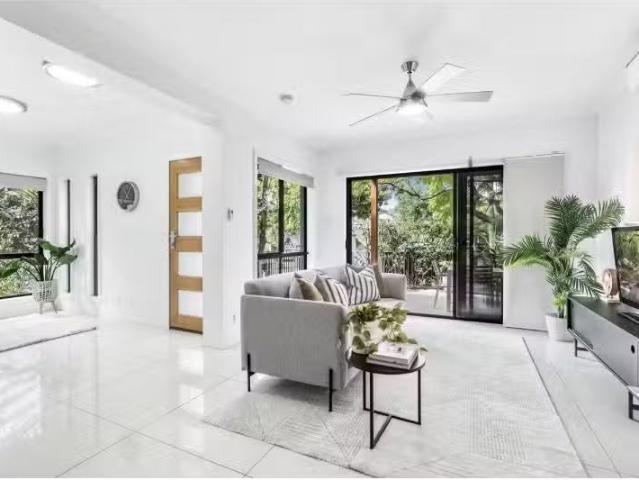 Condo for rent in Toombul, Queensland