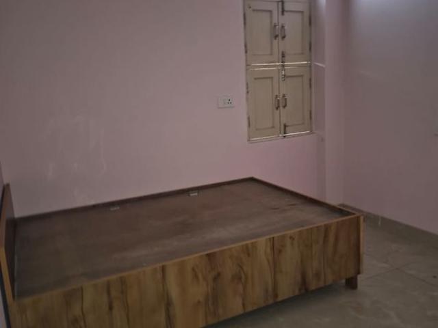 Property for rent in East Delhi, Deri