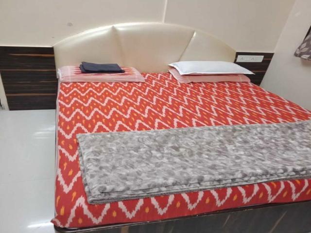 Flat for rent in Parel, Mumbai City District
