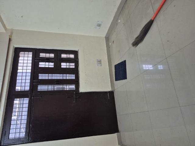 Property for rent in East Delhi, Deri