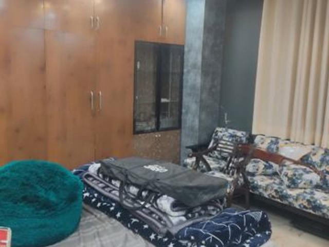 House for rent in Sector 31, Noida
