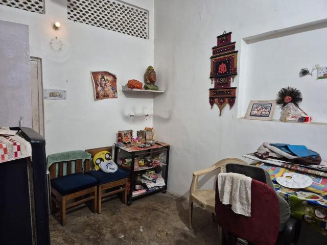 Flat for rent in East Delhi, Deri