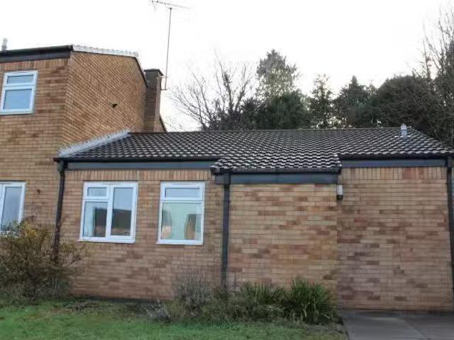 House for rent in Winshill, Beamhurst