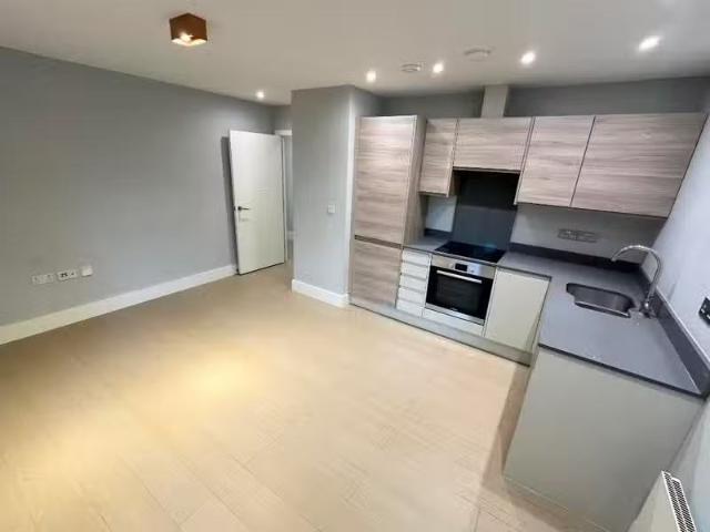 House for rent in Merrow, Guildford