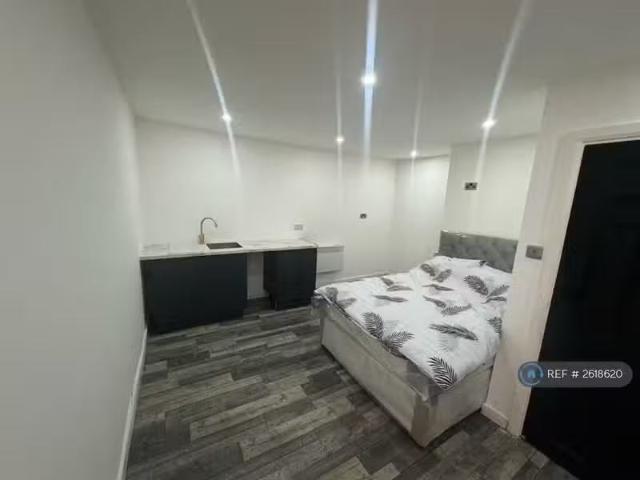 House for rent in Denholme, West Yorkshire