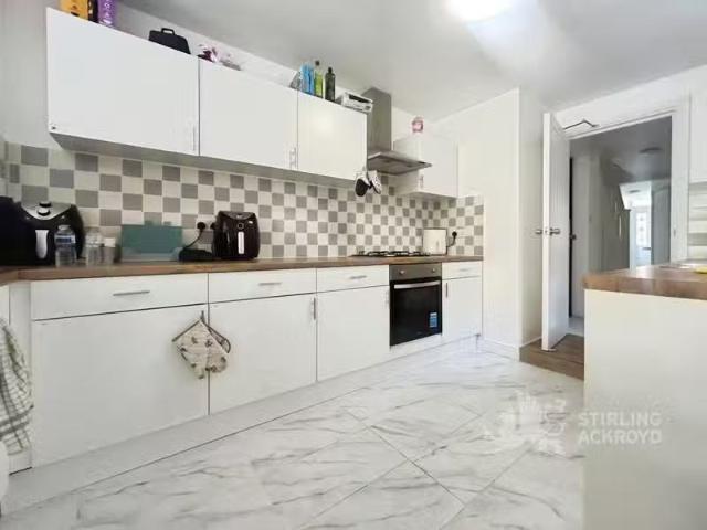 House for rent in Merrow, Guildford